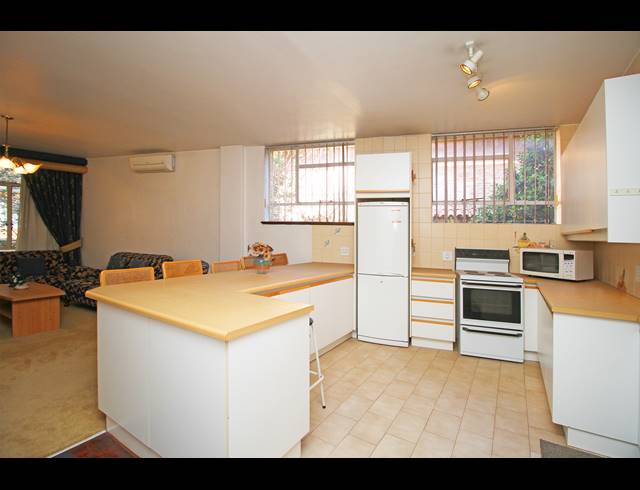 1 BEDROOM APARTMENT FOR SALE IN HOUGHTON ESTATE
